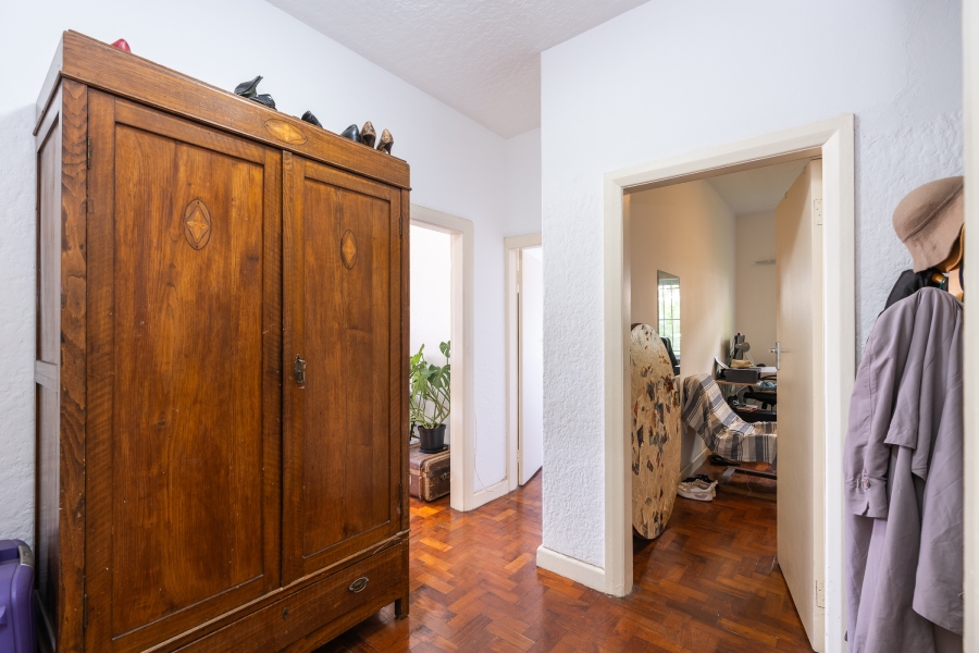 2 Bedroom Property for Sale in Vredehoek Western Cape